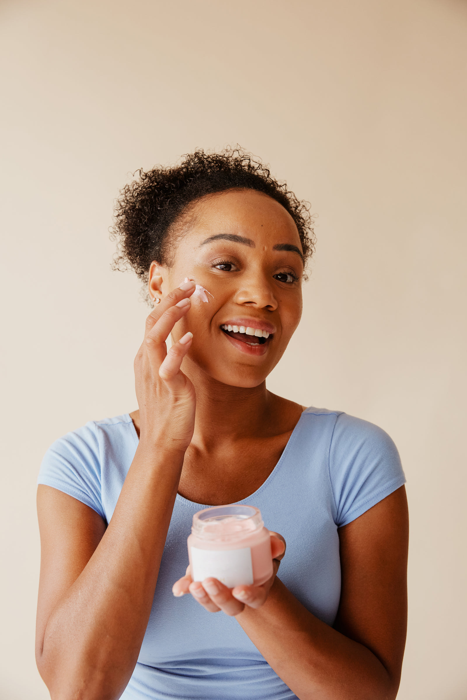 Tightened, depuffed under-eye area after a 5-session package